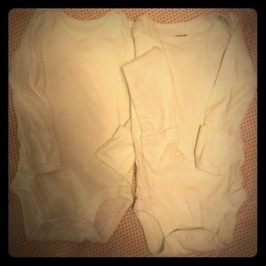 White newborn onesies 2/10!